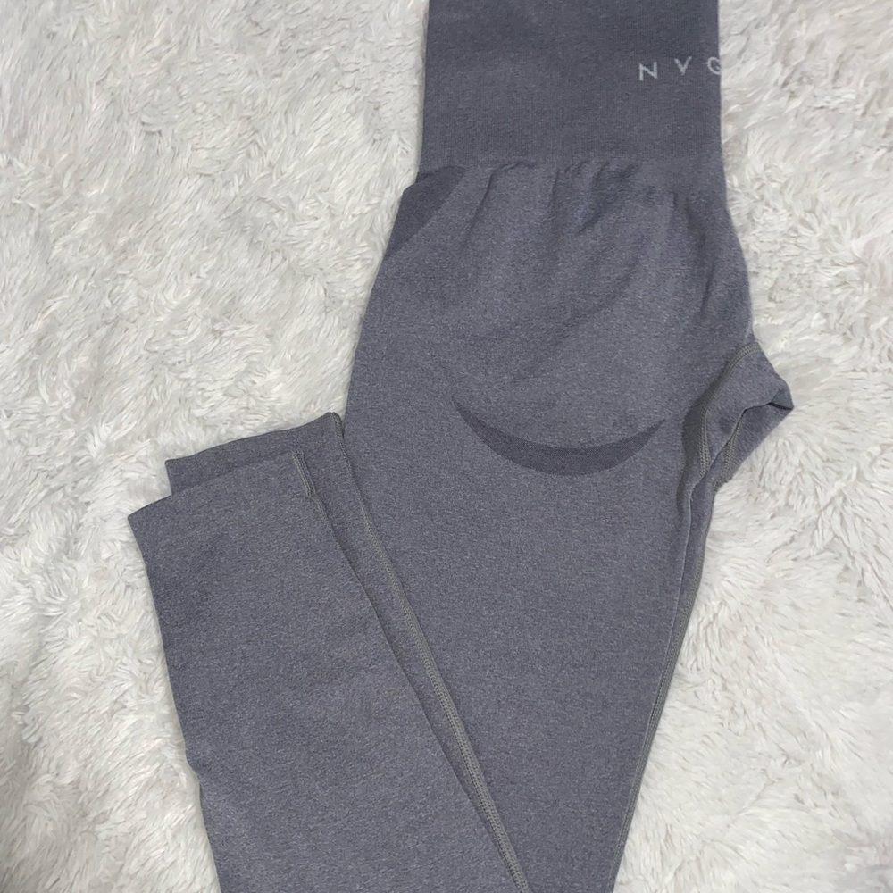 NVGTN Light Grey Curve Leggings - Picture 3 of 3